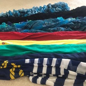 🔵 2/$10    Assortment of 11 scarves
